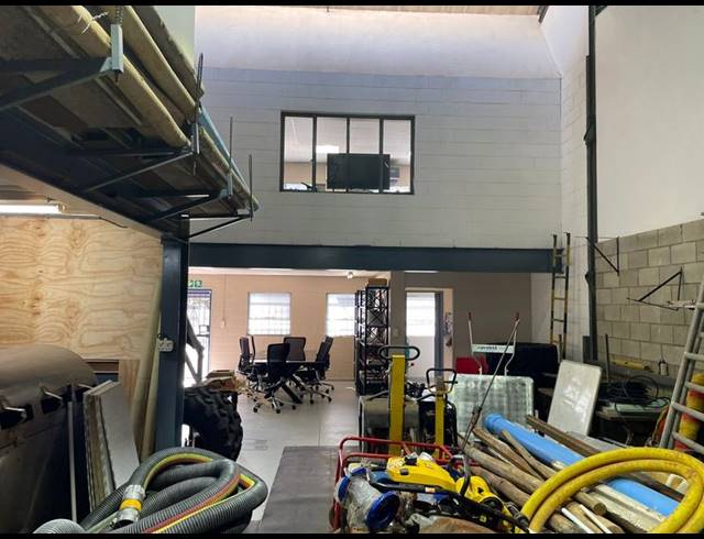 INDUSTRIAL PROPERTY TO RENT IN HENNOPSPARK